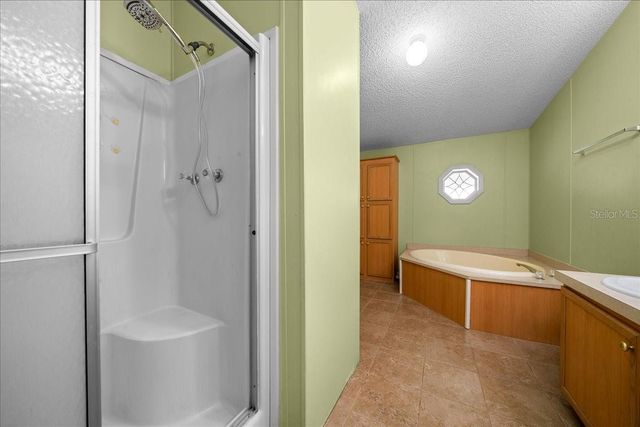 18585 N HIGHWAY 329, Reddick, FL 32686