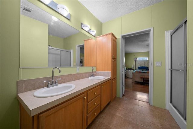 18585 N HIGHWAY 329, Reddick, FL 32686