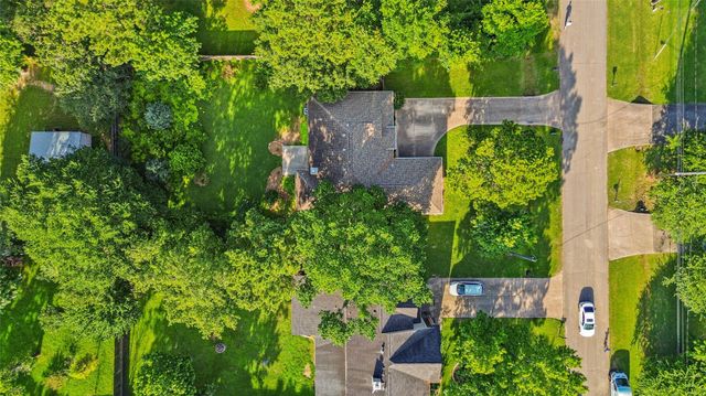 6714 Woodland Oaks, Magnolia, TX 77354