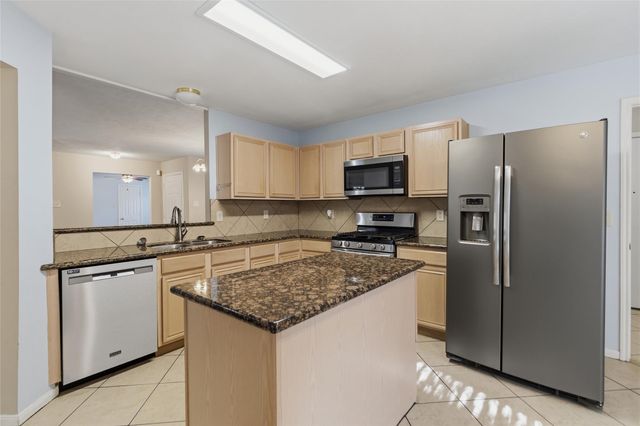 6714 Woodland Oaks, Magnolia, TX 77354