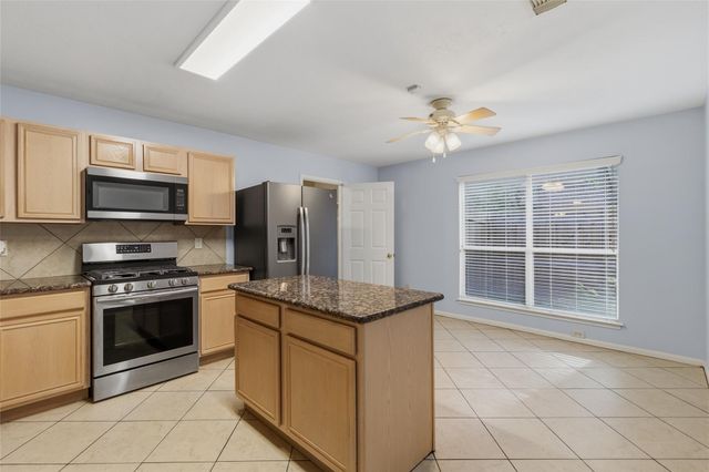 6714 Woodland Oaks, Magnolia, TX 77354