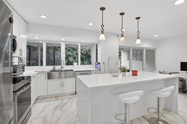 9280 SW 55th Ct, Cooper City, FL 33328