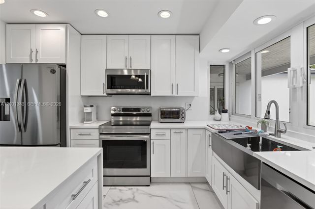 9280 SW 55th Ct, Cooper City, FL 33328