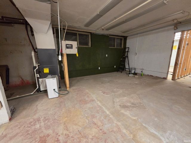 512 P Street, Bedford, IN 47421