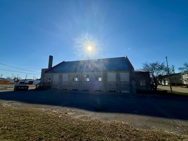 512 P Street, Bedford, IN 47421