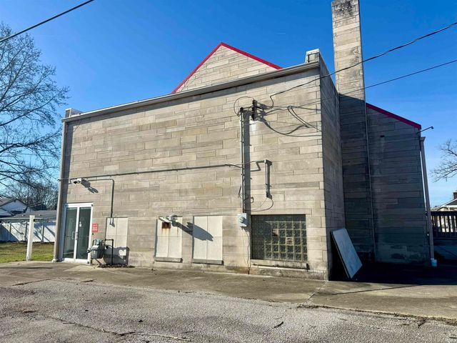 512 P Street, Bedford, IN 47421