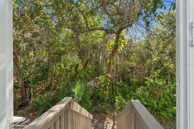 2858 BAYSHORE TRAILS DRIVE, Tampa, FL 33611