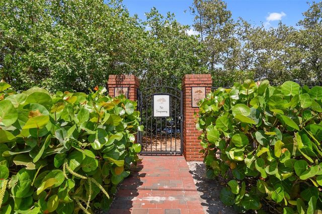 2858 BAYSHORE TRAILS DRIVE, Tampa, FL 33611