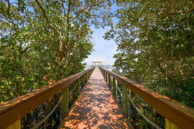 2858 BAYSHORE TRAILS DRIVE, Tampa, FL 33611