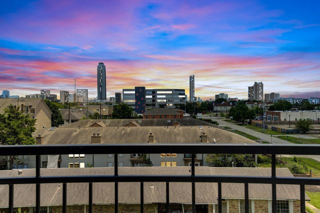 5702 Fairdale Ln C, Houston, TX 77057
