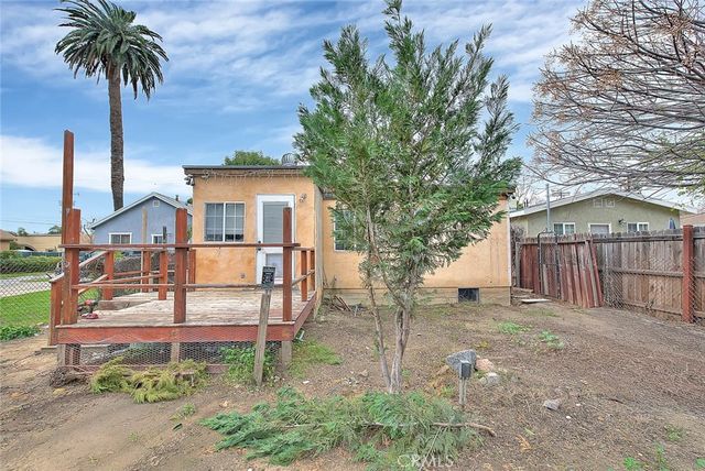 7024 Eton, Canoga Park, CA 91303