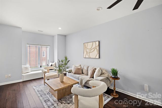 1229 Lalex Lane, Charlotte, NC 28209