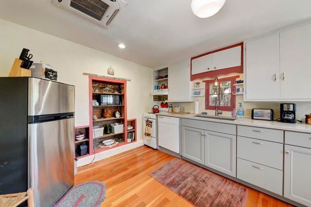 1913 Lomas Boulevard NW, Albuquerque, NM 87104