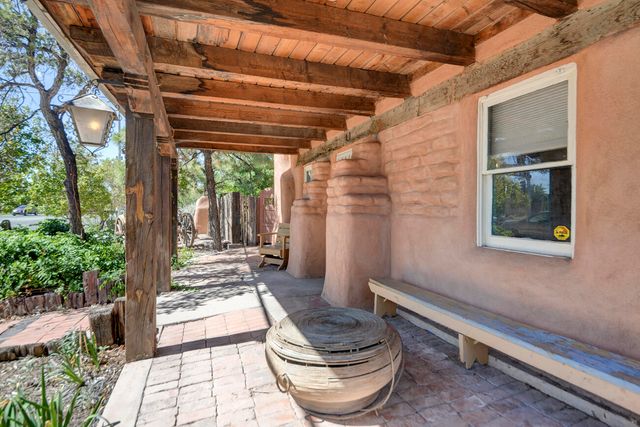 1913 Lomas Boulevard NW, Albuquerque, NM 87104