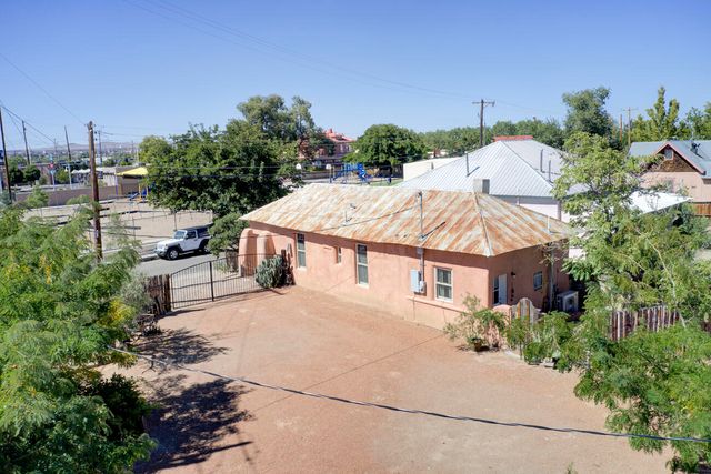 1913 Lomas Boulevard NW, Albuquerque, NM 87104