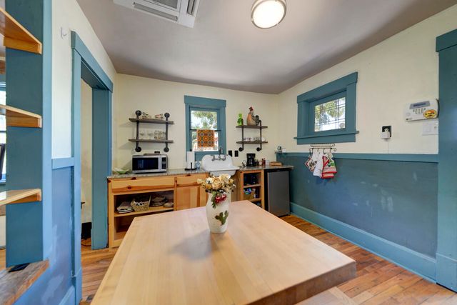 1913 Lomas Boulevard NW, Albuquerque, NM 87104
