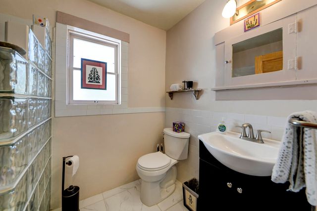 1913 Lomas Boulevard NW, Albuquerque, NM 87104