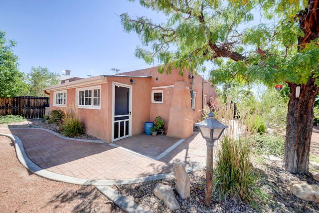 1913 Lomas Boulevard NW, Albuquerque, NM 87104