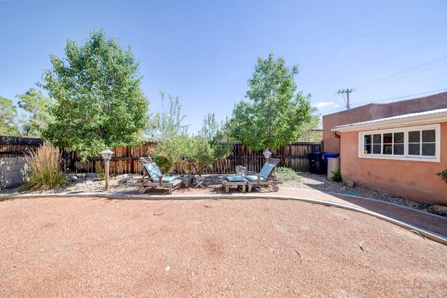 1913 Lomas Boulevard NW, Albuquerque, NM 87104
