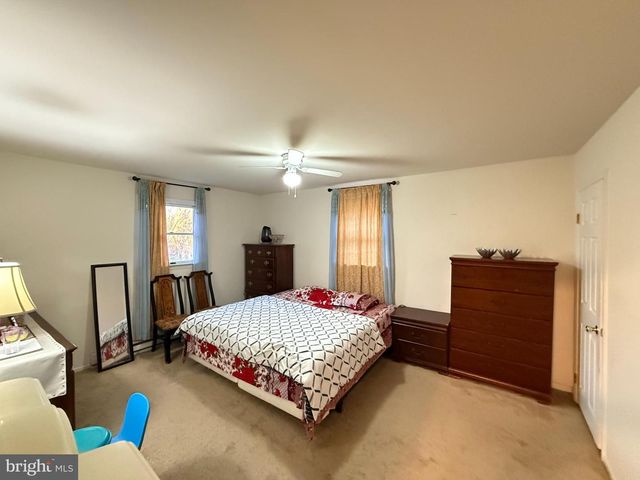 410 N 5TH AVE, Royersford, PA 19468