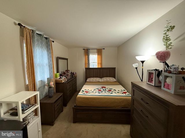 410 N 5TH AVE, Royersford, PA 19468