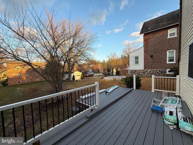 410 N 5TH AVE, Royersford, PA 19468