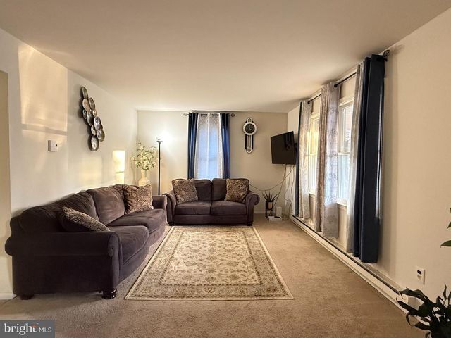 410 N 5TH AVE, Royersford, PA 19468