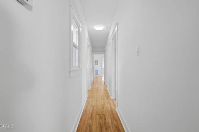 142 S Manhattan Place, Los Angeles, CA 90004