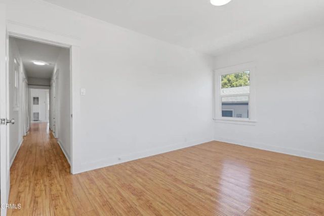 142 S Manhattan Place, Los Angeles, CA 90004