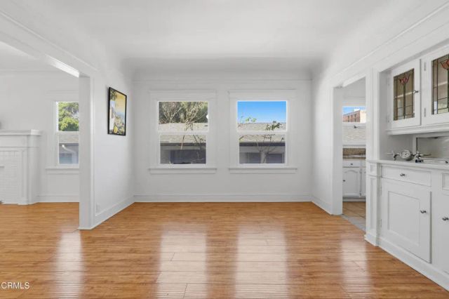 142 S Manhattan Place, Los Angeles, CA 90004