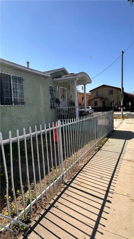 6114 Wall, Los Angeles, CA 90003
