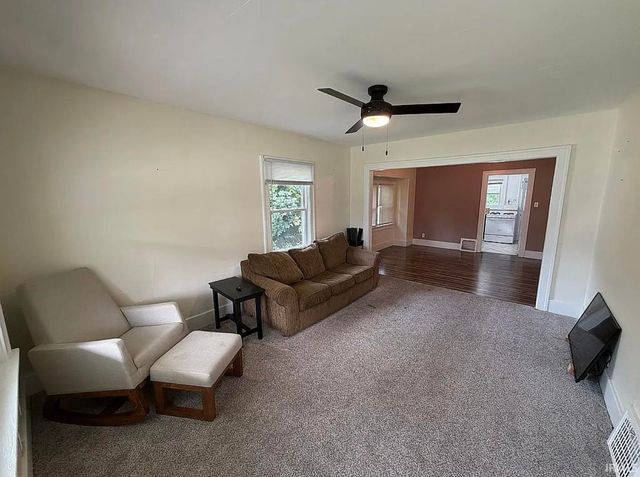 1320 E Beardsley Avenue, Elkhart, IN 46514