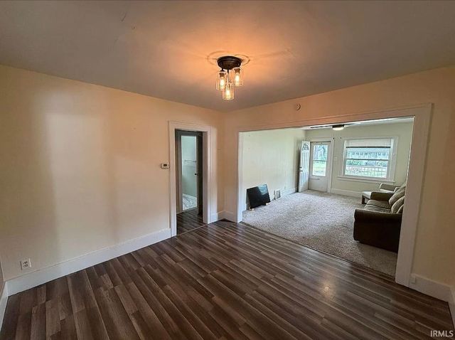 1320 E Beardsley Avenue, Elkhart, IN 46514