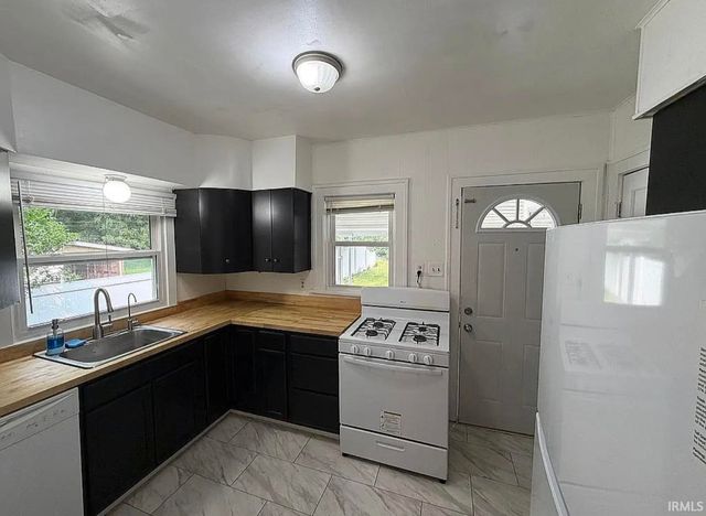 1320 E Beardsley Avenue, Elkhart, IN 46514