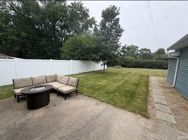 1320 E Beardsley Avenue, Elkhart, IN 46514