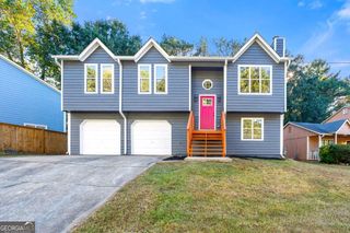 2071 Scarbrough Trail E, Stone Mountain, GA 30088
