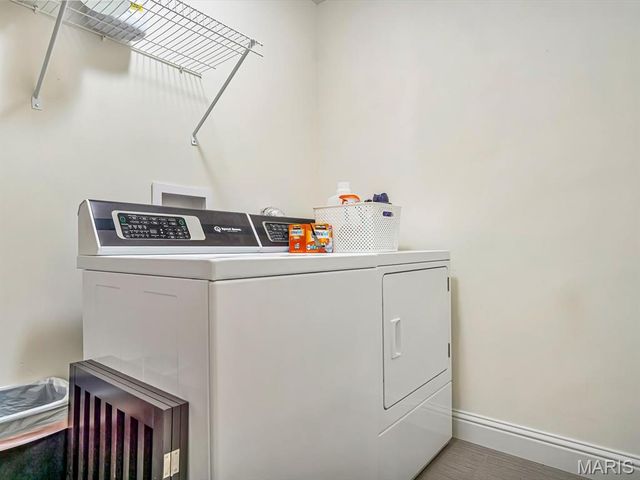 302 Fox Run Drive, Columbia, IL 62236