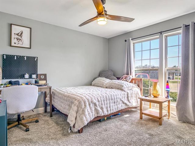 302 Fox Run Drive, Columbia, IL 62236