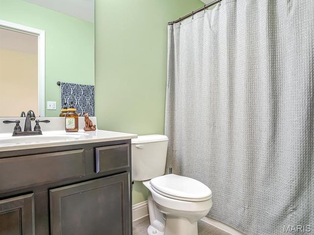 302 Fox Run Drive, Columbia, IL 62236