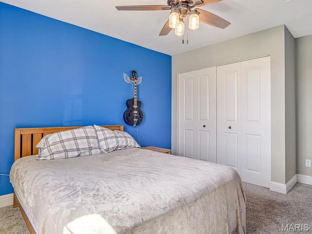 302 Fox Run Drive, Columbia, IL 62236