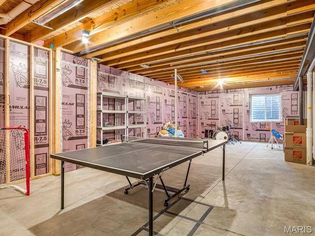 302 Fox Run Drive, Columbia, IL 62236