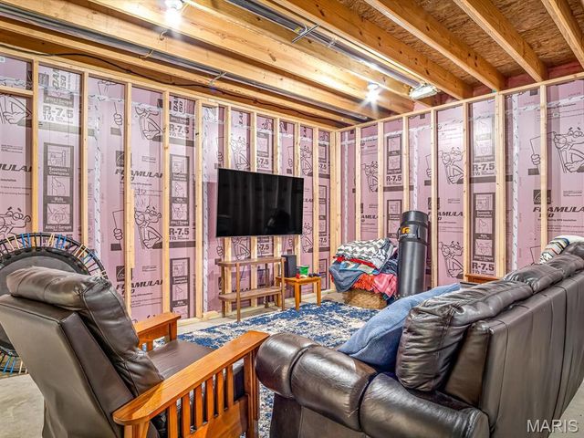 302 Fox Run Drive, Columbia, IL 62236