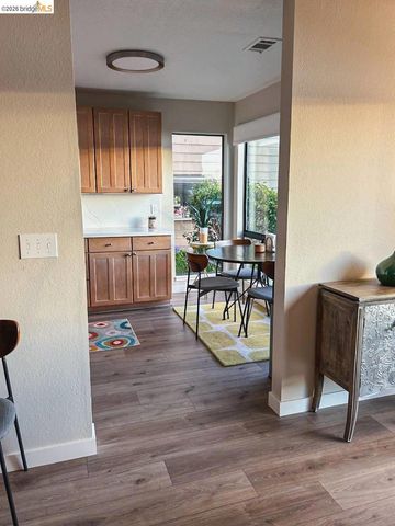 1321 Crown Dr, Alameda, CA 94501