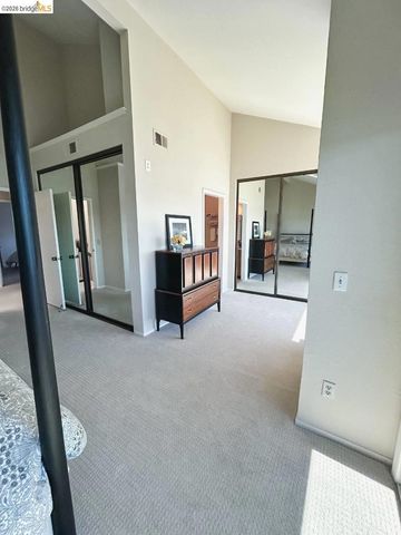 1321 Crown Dr, Alameda, CA 94501