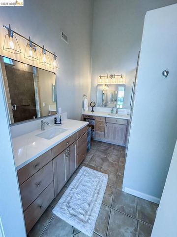 1321 Crown Dr, Alameda, CA 94501