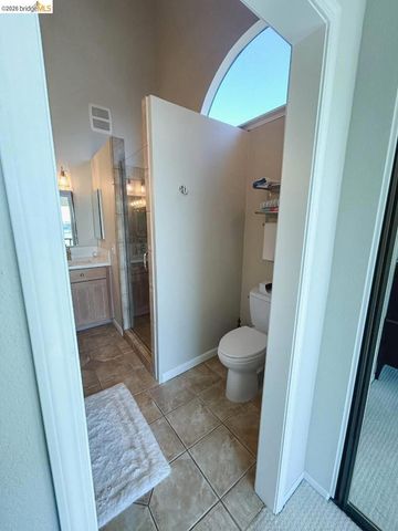 1321 Crown Dr, Alameda, CA 94501