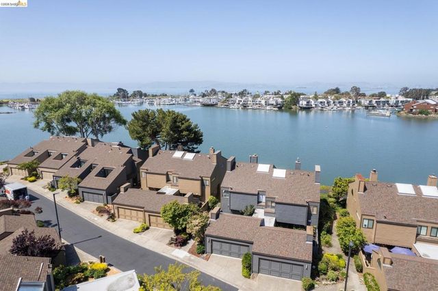 1321 Crown Dr, Alameda, CA 94501