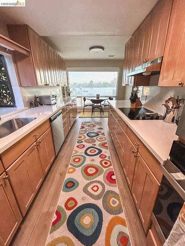1321 Crown Dr, Alameda, CA 94501