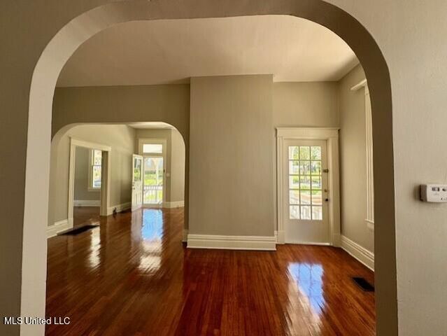 208 Arlington Avenue, Natchez, MS 39120