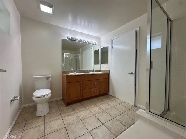 7551 Jordan 304, Canoga Park, CA 91303